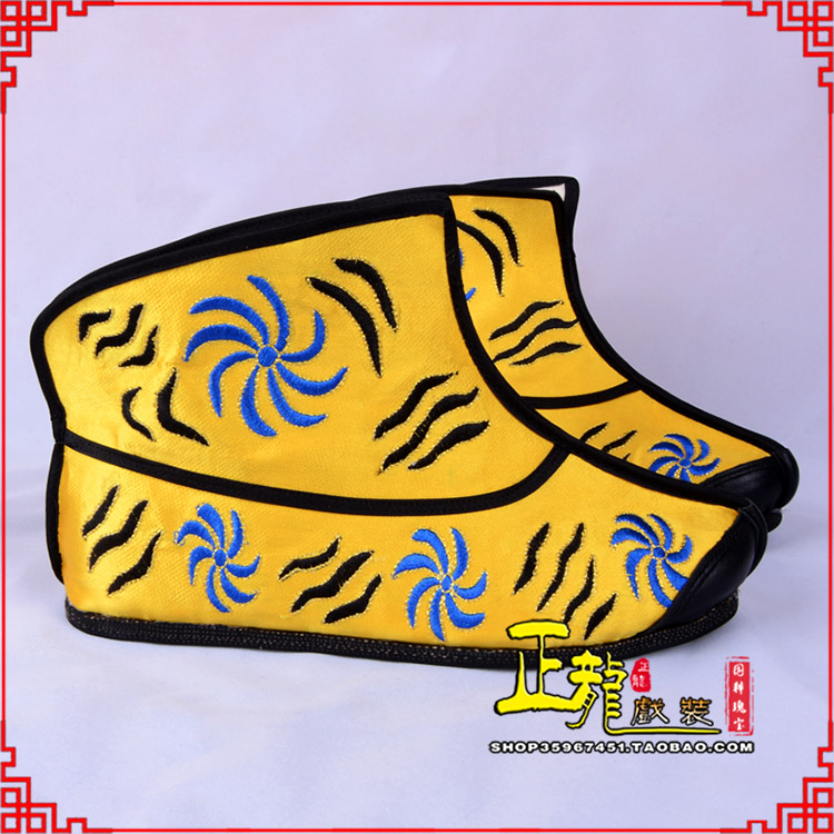 平凉.美猴王靴子虎纹靴金黄快靴 猴鞋